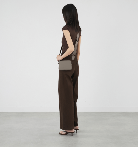 Lost In Berlin The Box - Crossbody-taske Lost In Berlin The Box - Crossbody-taske